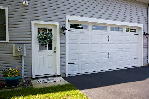 24/7 Emergency Garage Door Panel Replacement experts in Jacksonwald, PA